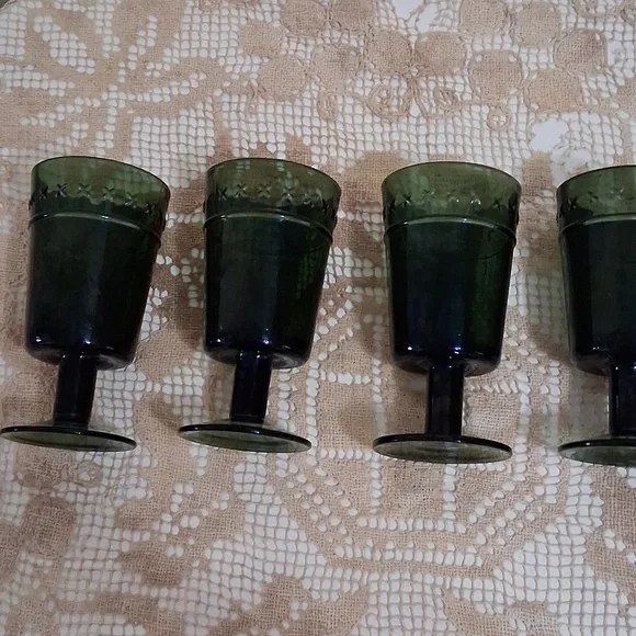 Glassware - Picture 3 of 4